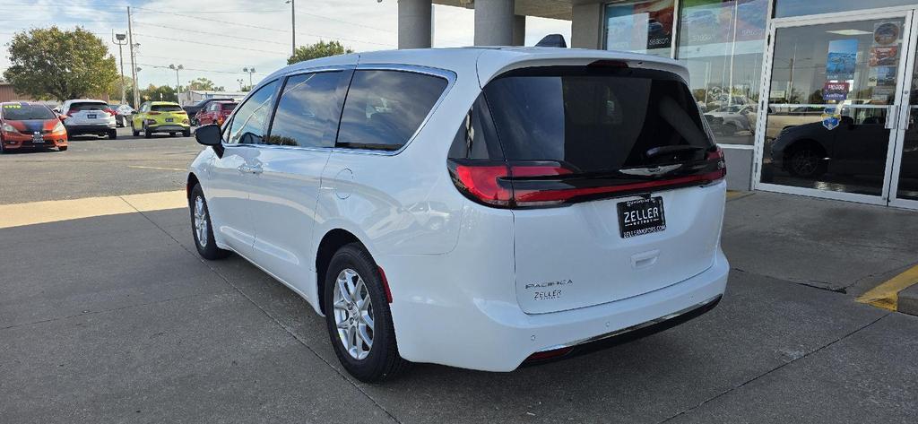 new 2026 Chrysler Pacifica car, priced at $43,335
