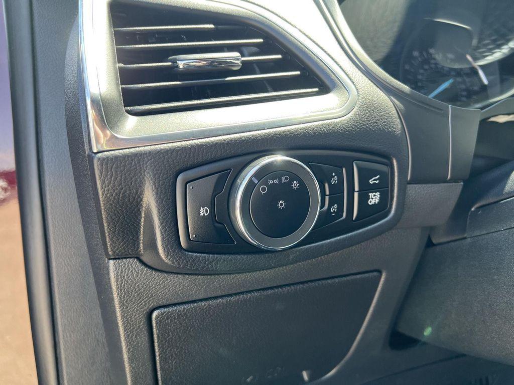 used 2024 Ford Edge car, priced at $30,987