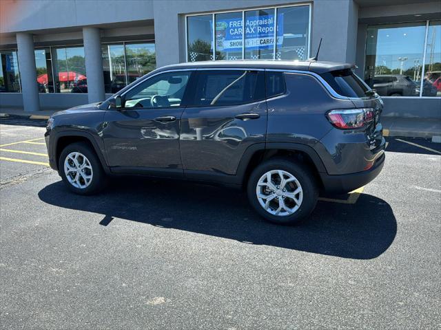 new 2024 Jeep Compass car, priced at $26,995