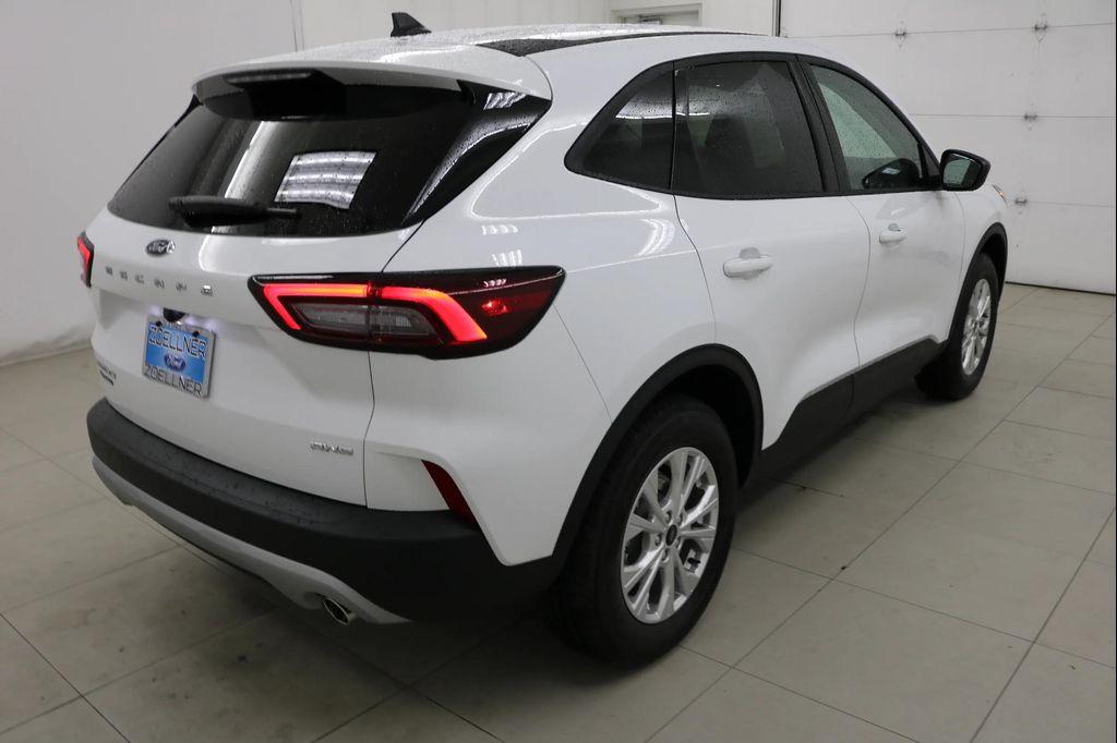 new 2025 Ford Escape car, priced at $30,400