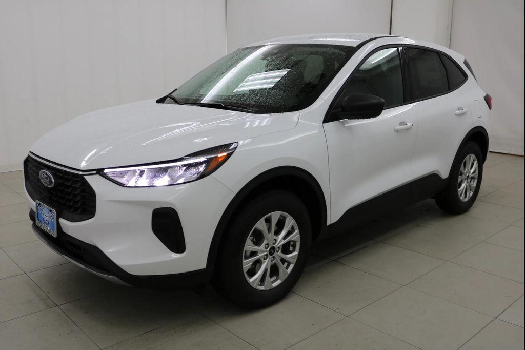 new 2025 Ford Escape car, priced at $30,400