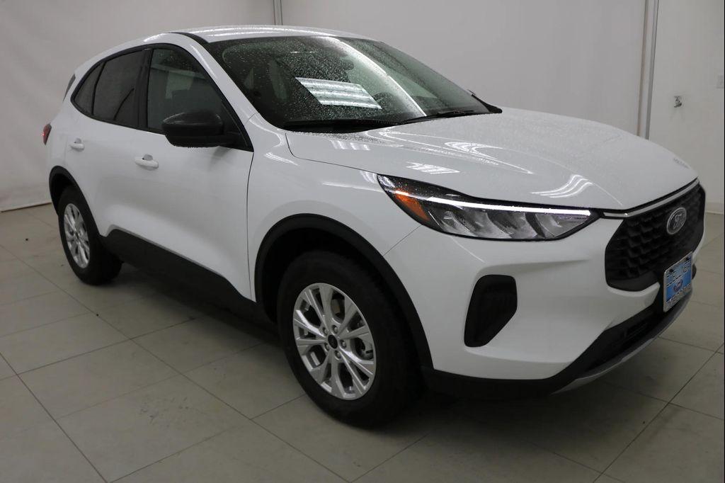new 2025 Ford Escape car, priced at $30,400