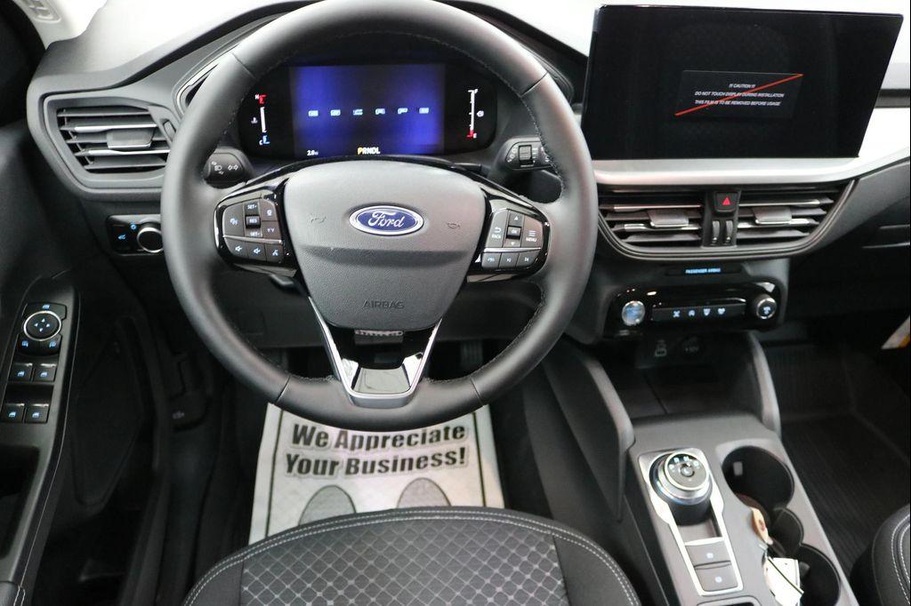 new 2025 Ford Escape car, priced at $30,400