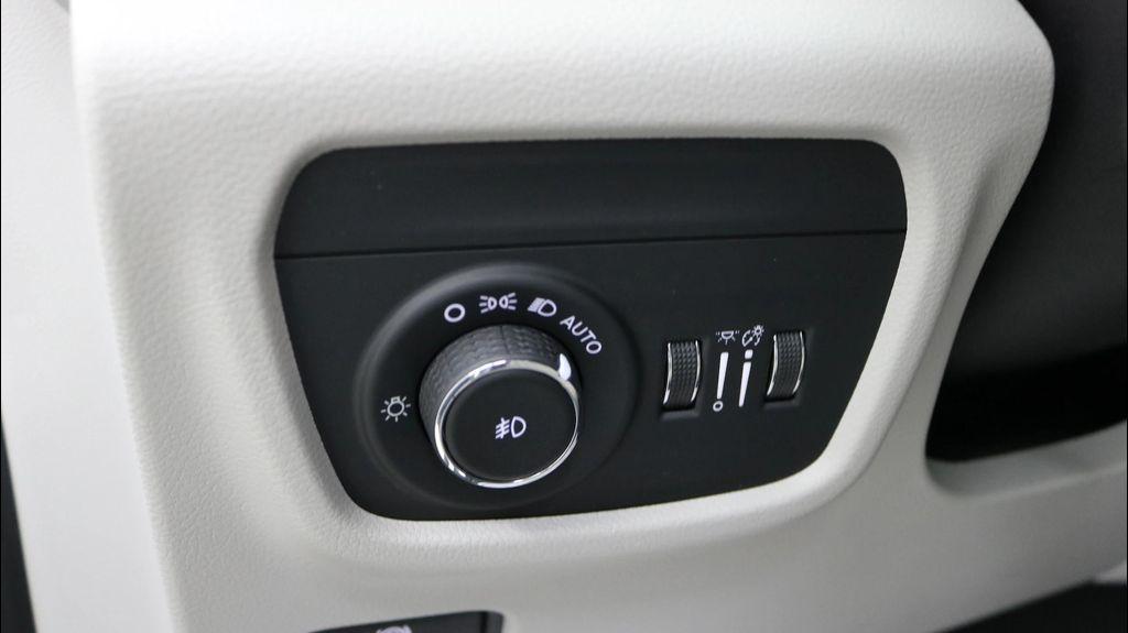 used 2021 Jeep Grand Cherokee L car, priced at $31,995