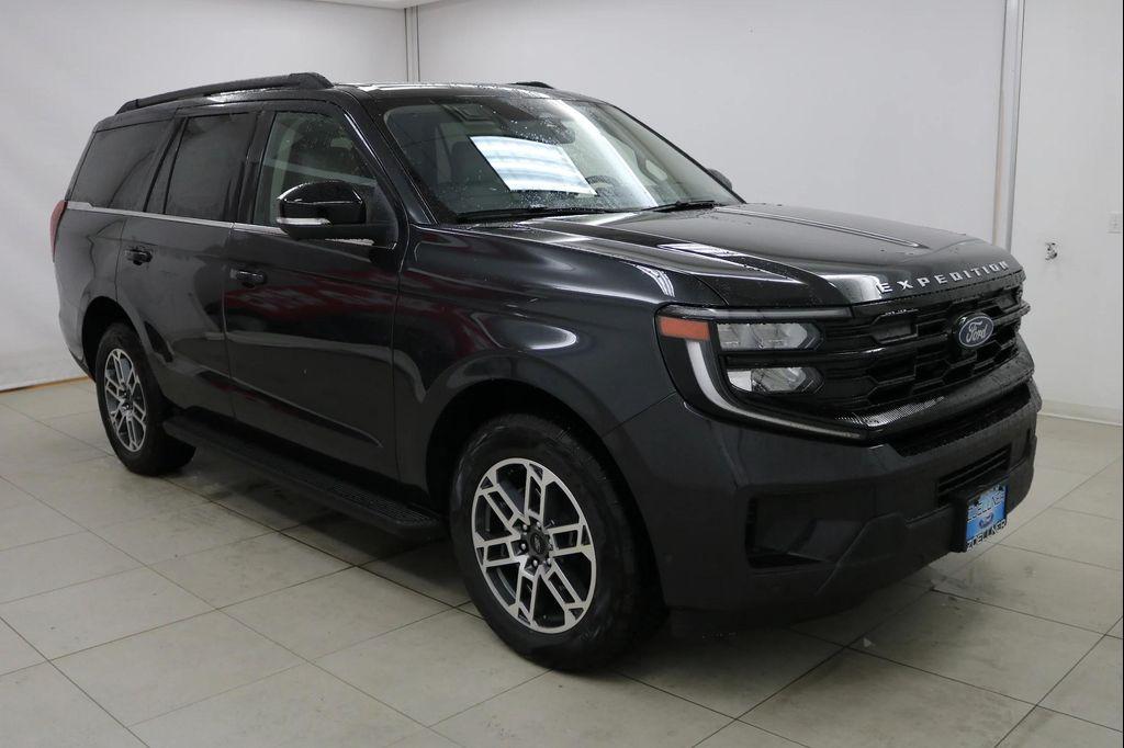 new 2025 Ford Expedition car, priced at $70,995