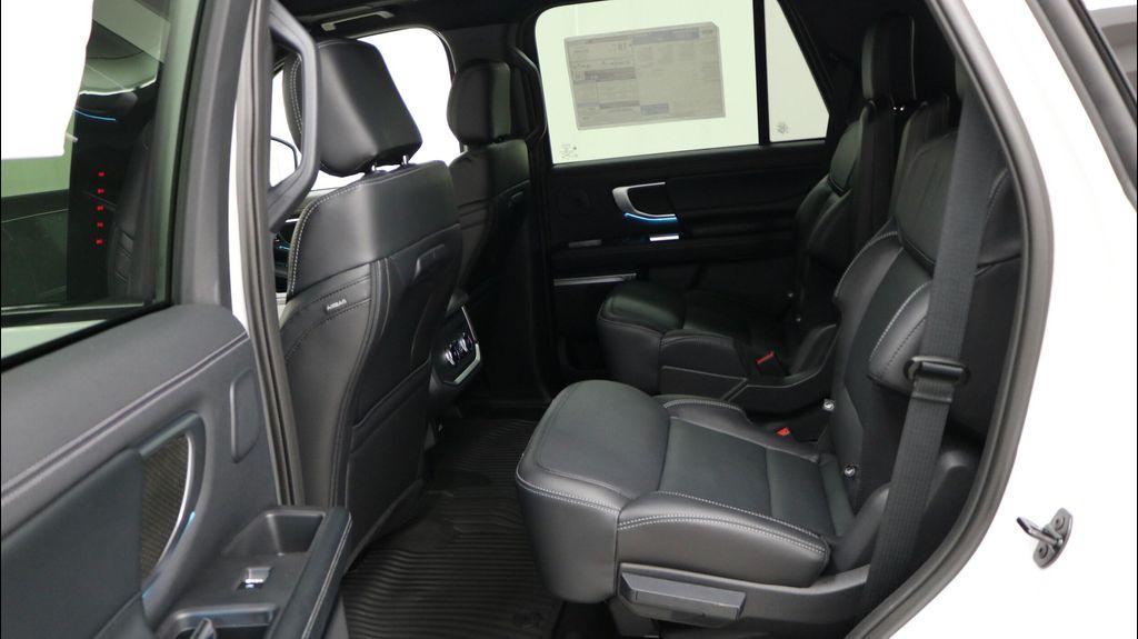 new 2025 Ford Expedition car, priced at $85,425