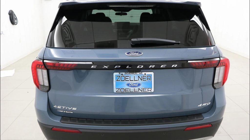 new 2025 Ford Explorer car, priced at $47,295