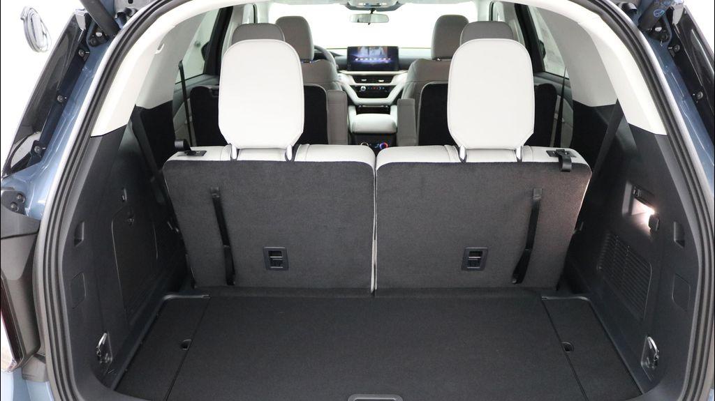 new 2025 Ford Explorer car, priced at $47,295