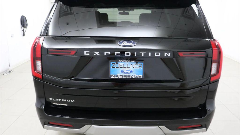 new 2025 Ford Expedition car, priced at $78,525