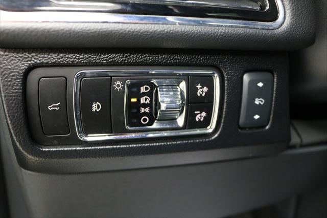 used 2024 Lincoln Navigator car, priced at $75,499