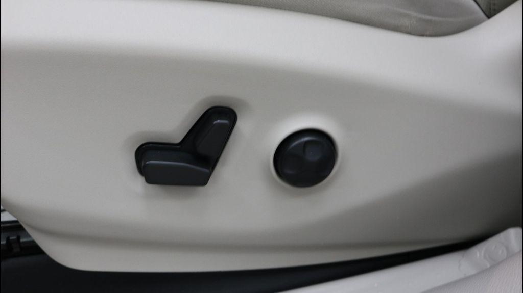 used 2021 Chrysler Pacifica car, priced at $26,995