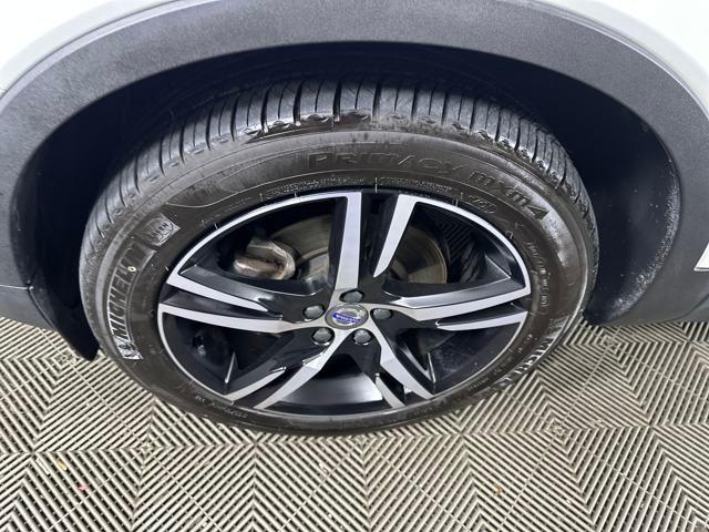 used 2021 Volvo XC40 car, priced at $24,990