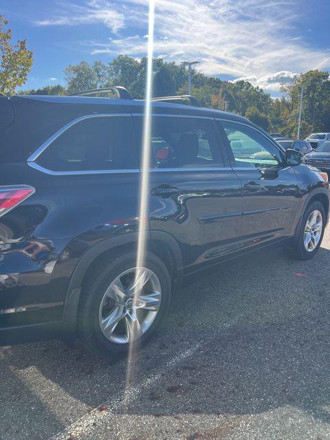 used 2016 Toyota Highlander car, priced at $18,998