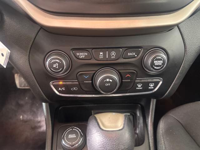 used 2016 Jeep Cherokee car, priced at $10,990