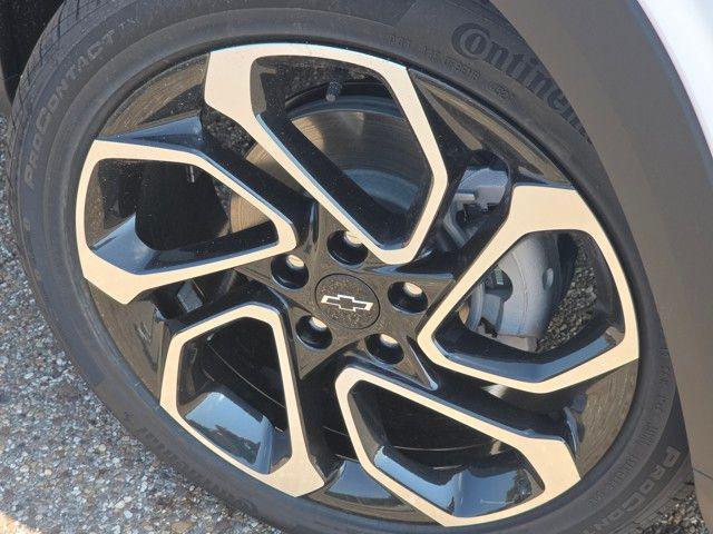 new 2025 Chevrolet Trax car, priced at $27,325