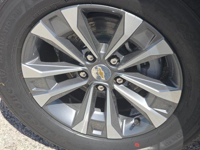 new 2026 Chevrolet Equinox car, priced at $30,498