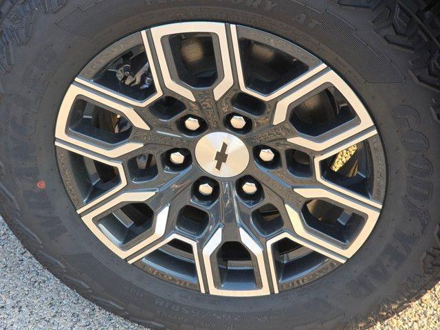 new 2025 Chevrolet Colorado car, priced at $42,999