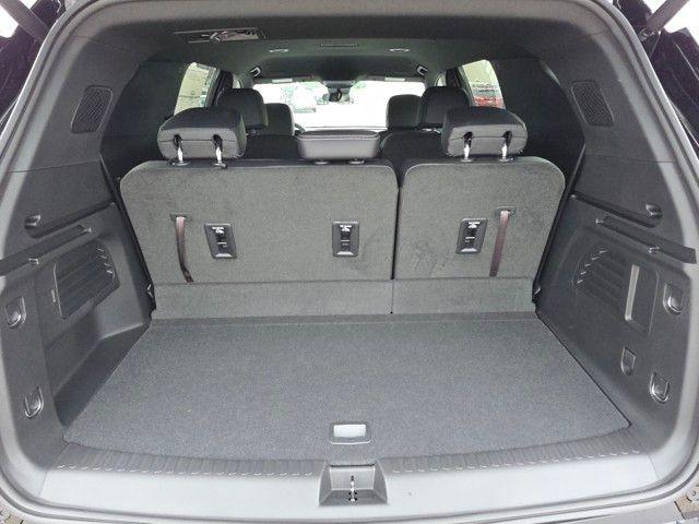 new 2025 Chevrolet Traverse car, priced at $45,498