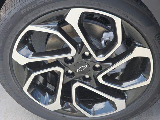 new 2025 Chevrolet Trax car, priced at $27,325