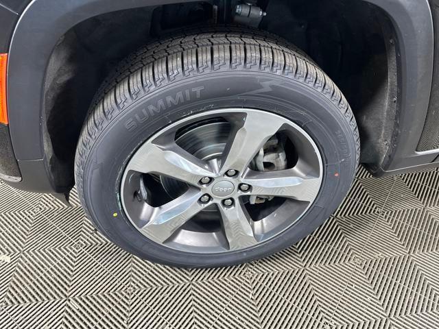used 2022 Jeep Grand Cherokee L car, priced at $27,990