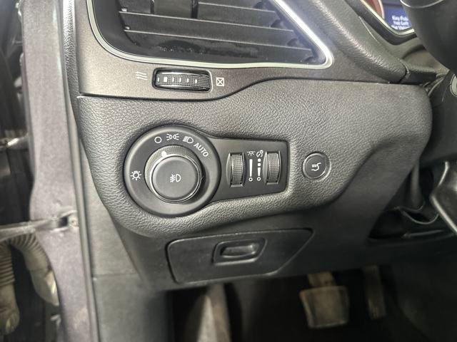 used 2019 Jeep Cherokee car, priced at $19,990