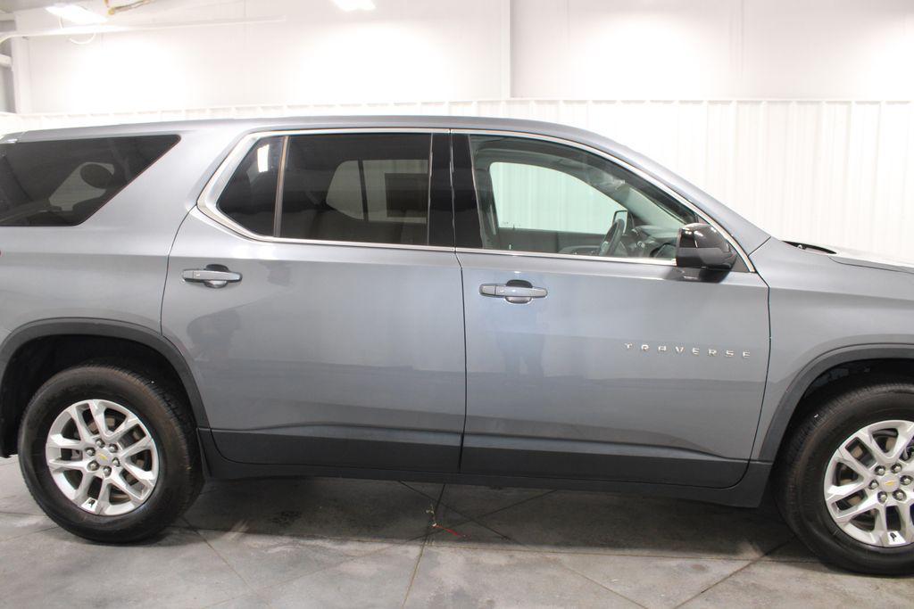 used 2021 Chevrolet Traverse car, priced at $18,788