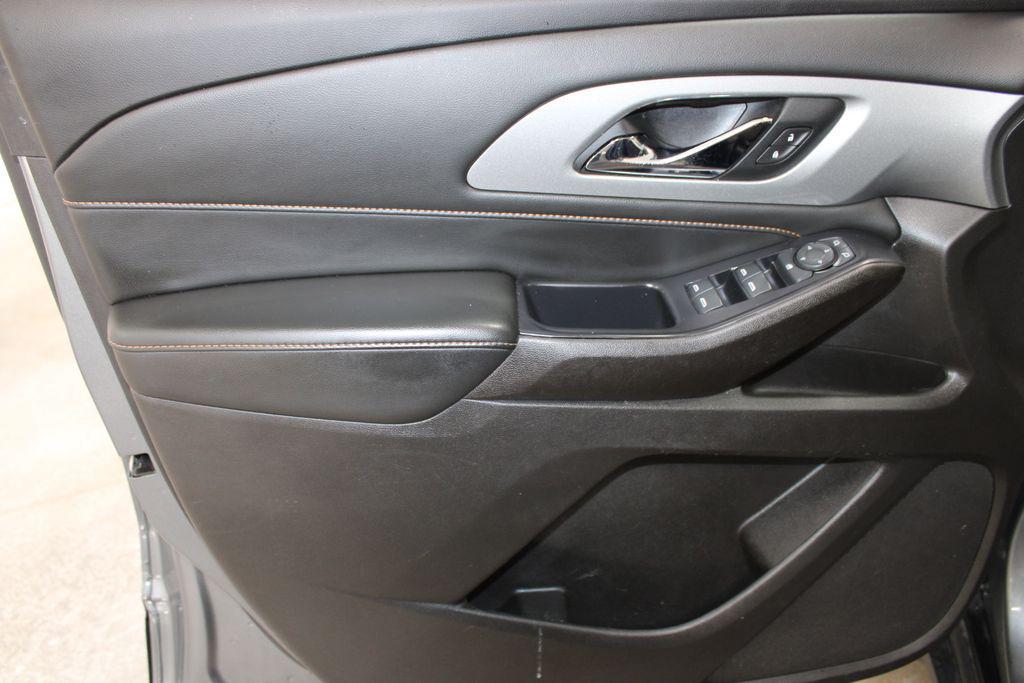 used 2021 Chevrolet Traverse car, priced at $18,788