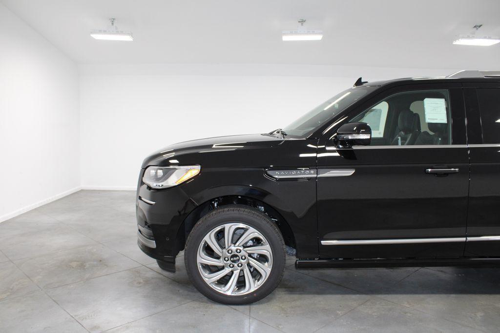 new 2024 Lincoln Navigator car, priced at $93,686