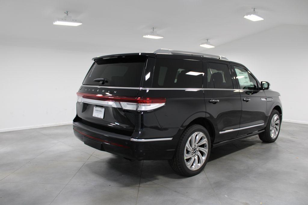 new 2024 Lincoln Navigator car, priced at $93,686