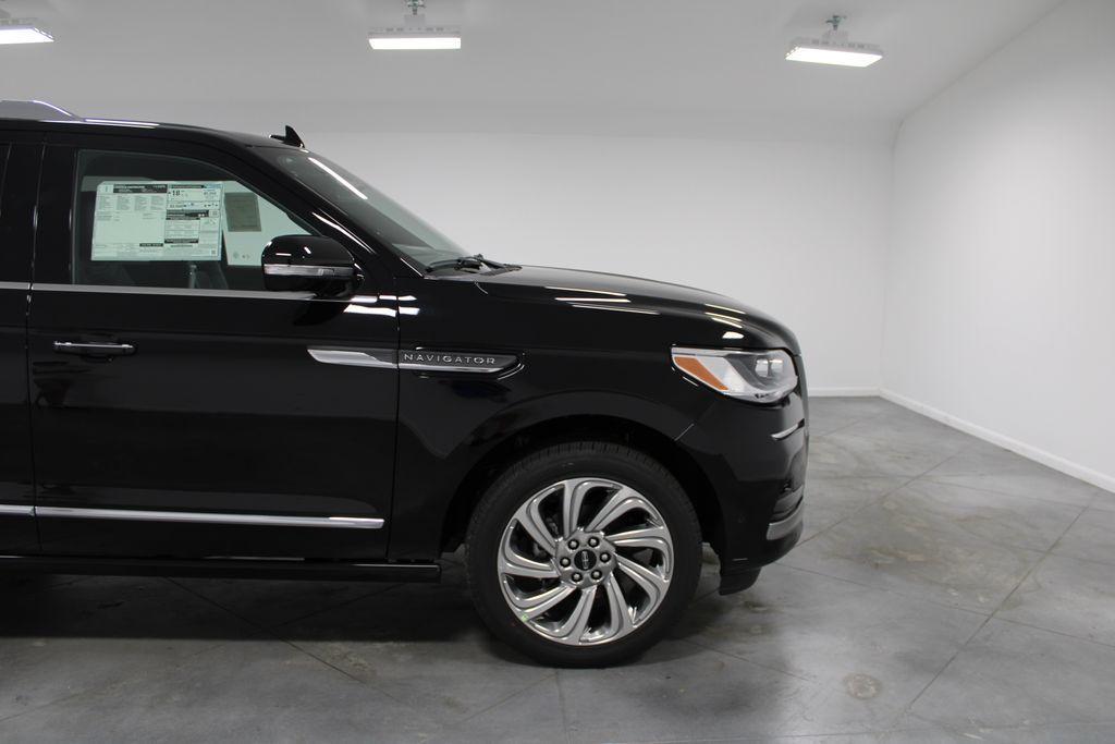 new 2024 Lincoln Navigator car, priced at $93,686