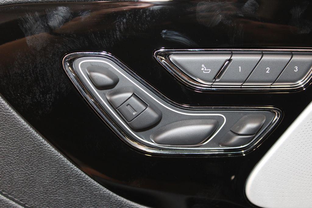 new 2025 Lincoln Aviator car, priced at $75,272