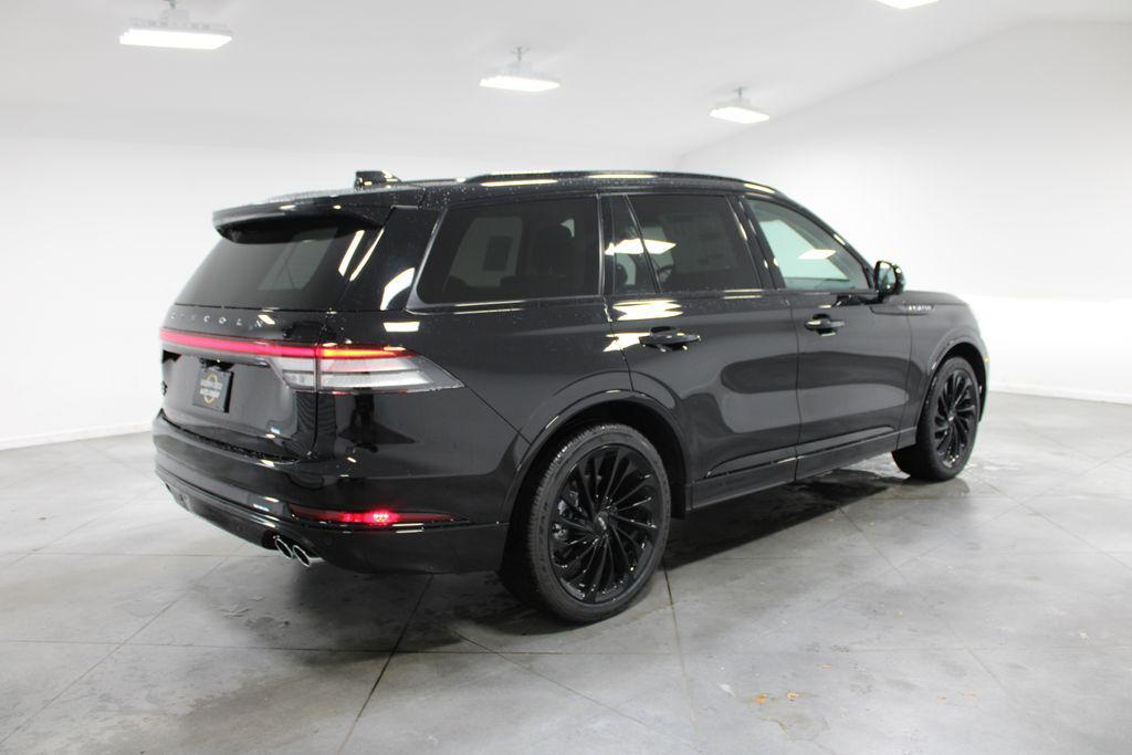 new 2025 Lincoln Aviator car, priced at $75,272