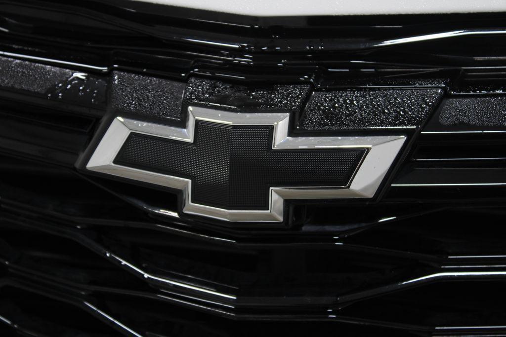 used 2024 Chevrolet Equinox car, priced at $26,658