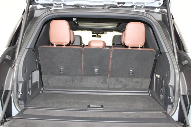 new 2025 Lincoln Navigator car, priced at $100,881
