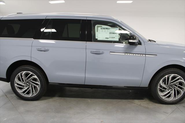 new 2025 Lincoln Navigator car, priced at $100,881