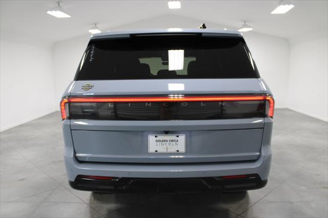 new 2025 Lincoln Navigator car, priced at $100,881