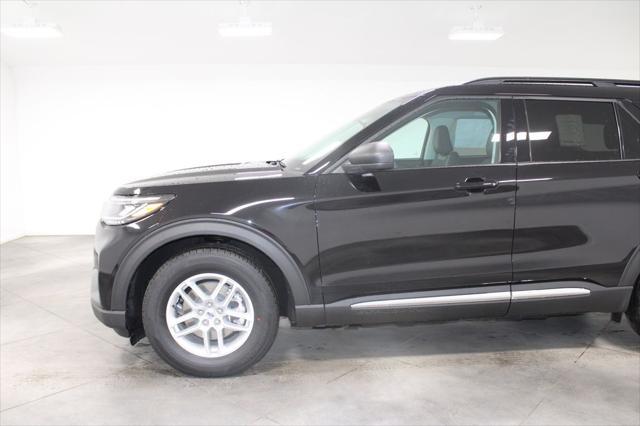 new 2025 Ford Explorer car, priced at $40,725