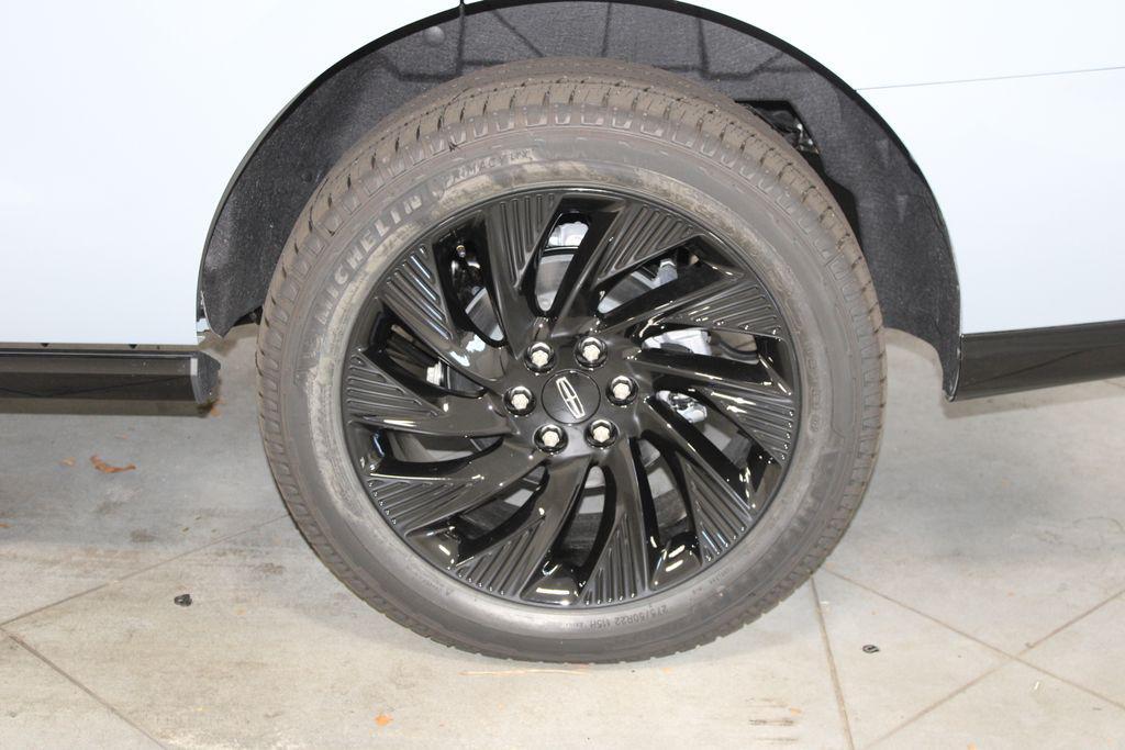 new 2025 Lincoln Navigator car, priced at $106,030