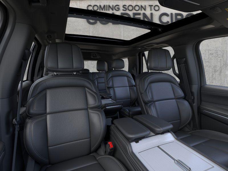 new 2025 Lincoln Navigator car, priced at $109,237