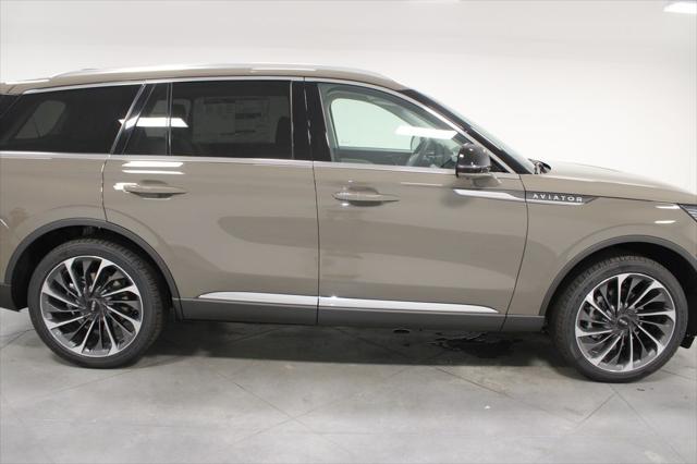 new 2025 Lincoln Aviator car, priced at $68,575