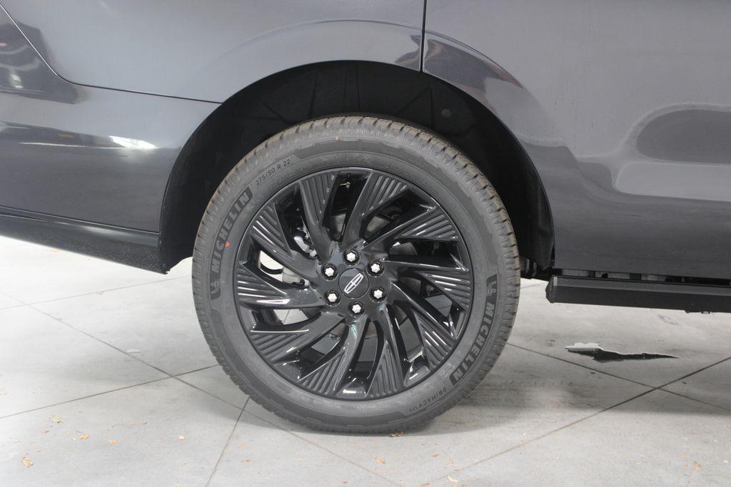 new 2025 Lincoln Navigator car, priced at $101,182