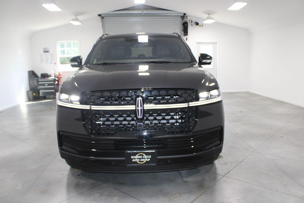 new 2025 Lincoln Navigator car, priced at $101,182