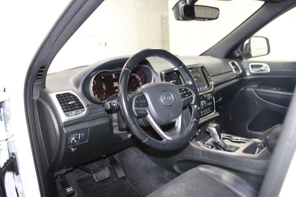 used 2022 Jeep Grand Cherokee car, priced at $21,828