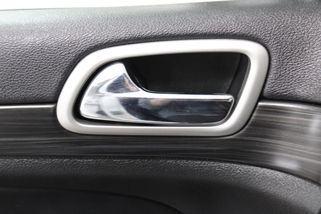 used 2022 Jeep Grand Cherokee car, priced at $23,000