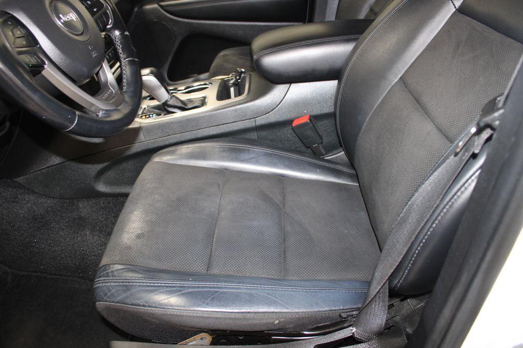 used 2022 Jeep Grand Cherokee car, priced at $21,828