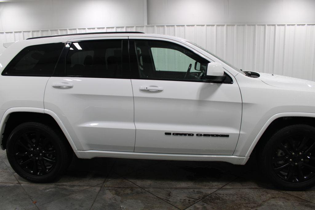 used 2022 Jeep Grand Cherokee car, priced at $21,828