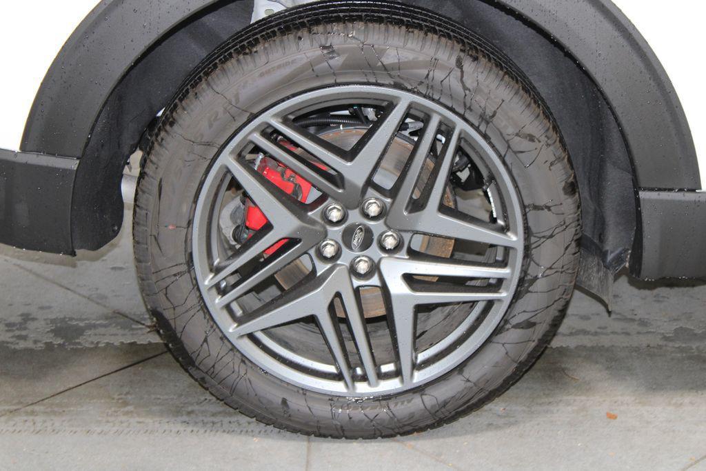 new 2025 Ford Explorer car, priced at $59,542