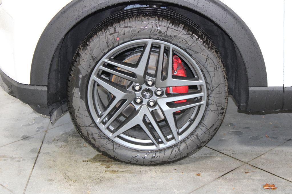 new 2025 Ford Explorer car, priced at $59,542