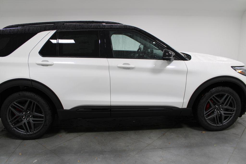 new 2025 Ford Explorer car, priced at $59,542