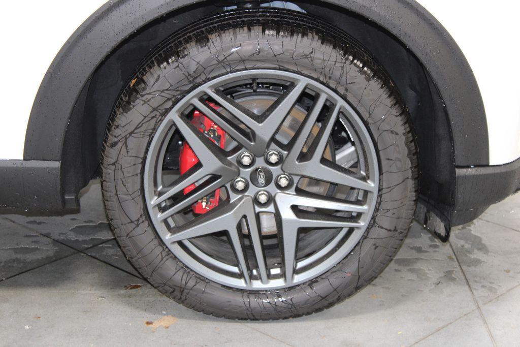 new 2025 Ford Explorer car, priced at $59,542